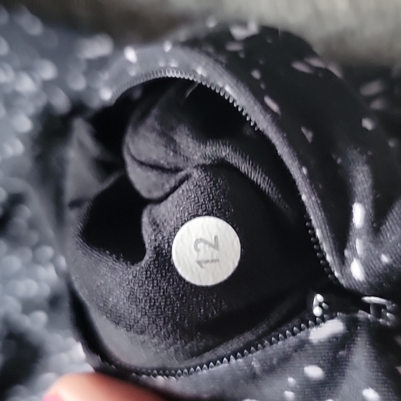 Lululemon athletica size 12 Go the Distance 1/2 Zip - Picture 8 of 8